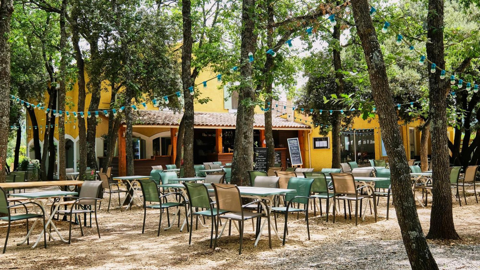 Hotel Domaine Les Chenes Blancs Saint-Saturnin-d'Apt Exterior foto