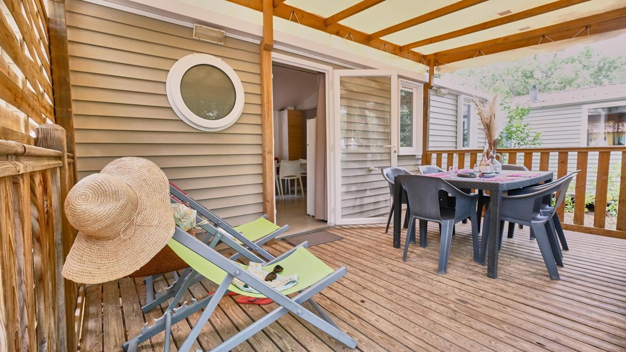 Hotel Domaine Les Chenes Blancs Saint-Saturnin-d'Apt Exterior foto