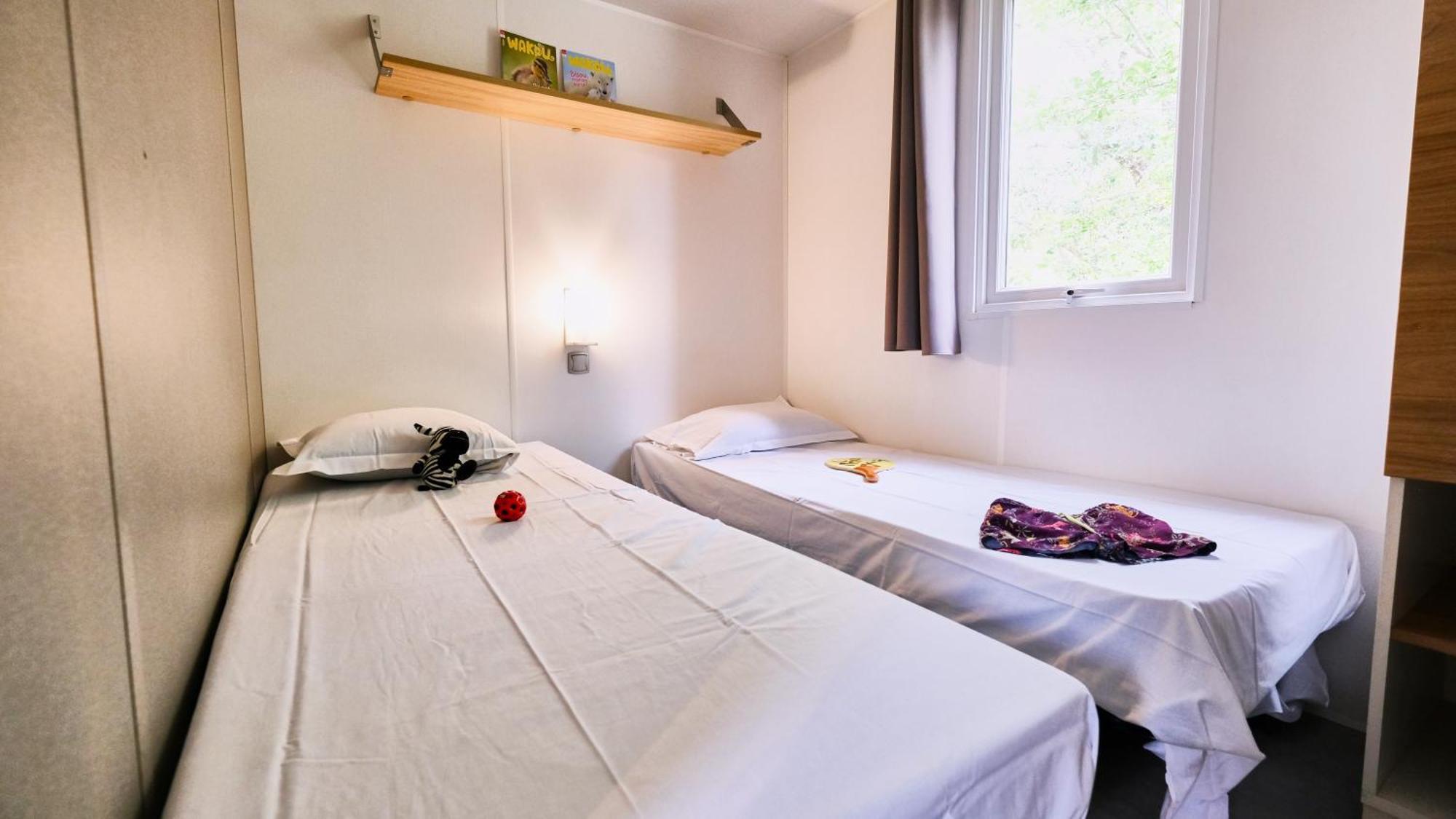 Hotel Domaine Les Chenes Blancs Saint-Saturnin-d'Apt Exterior foto
