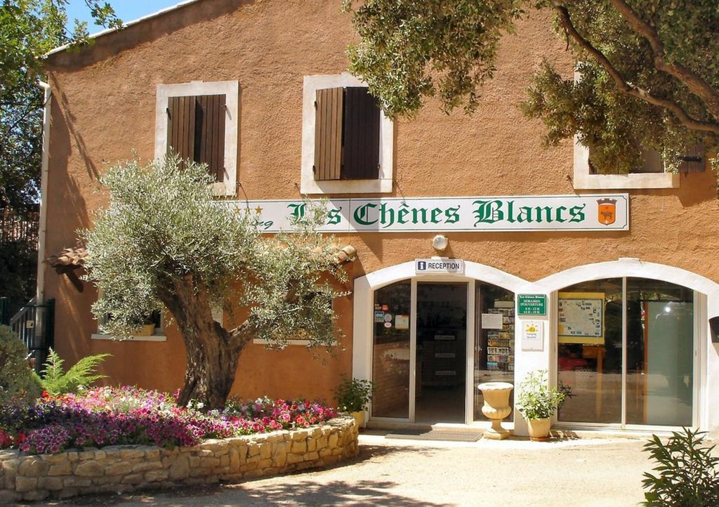 Hotel Domaine Les Chenes Blancs Saint-Saturnin-d'Apt Exterior foto